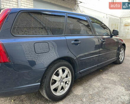 Вольво V50 2012 у Житомирі на Automoto.ua Синій Вольво V50, об'ємом двигуна 1.56 л та пробігом 268 тис. км за 7800 $, фото 6 на Automoto.ua