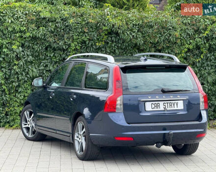 Синий Вольво В50, объемом двигателя 1.6 л и пробегом 227 тыс. км за 8600 $, фото 2 на Automoto.ua