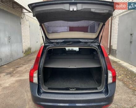 Вольво V50 2012 у Житомирі на Automoto.ua Синій Вольво V50, об'ємом двигуна 1.56 л та пробігом 268 тис. км за 7800 $, фото 25 на Automoto.ua