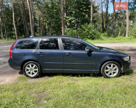 Синий Вольво В50, объемом двигателя 1.6 л и пробегом 268 тыс. км за 8100 $, фото 3 на Automoto.ua