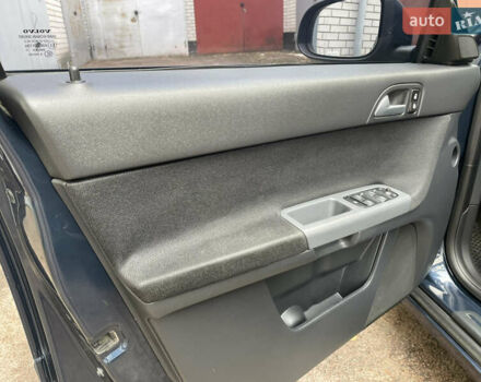 Вольво V50 2012 у Житомирі на Automoto.ua Синій Вольво V50, об'ємом двигуна 1.56 л та пробігом 268 тис. км за 7800 $, фото 10 на Automoto.ua