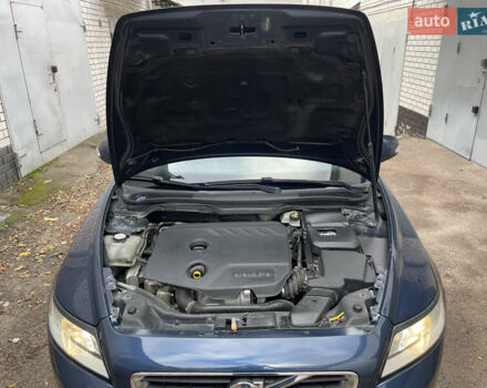 Вольво V50 2012 у Житомирі на Automoto.ua Синій Вольво V50, об'ємом двигуна 1.56 л та пробігом 268 тис. км за 7800 $, фото 28 на Automoto.ua