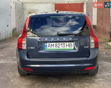 Вольво V50 2012 у Житомирі на Automoto.ua Синій Вольво V50, об'ємом двигуна 1.56 л та пробігом 268 тис. км за 7800 $, фото 4 на Automoto.ua