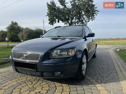 Синий Вольво В50, объемом двигателя 2 л и пробегом 285 тыс. км за 5300 $, фото 1 на Automoto.ua