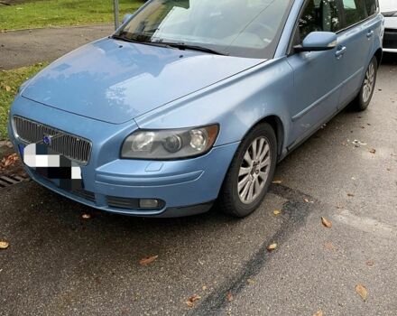 Синий Вольво В50, объемом двигателя 2 л и пробегом 300 тыс. км за 2250 $, фото 1 на Automoto.ua