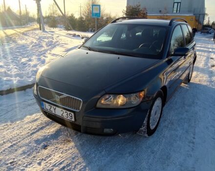 Синий Вольво В50, объемом двигателя 1.9 л и пробегом 300 тыс. км за 3000 $, фото 1 на Automoto.ua