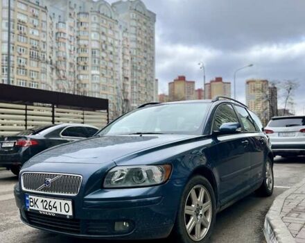 Синий Вольво В50, объемом двигателя 1.8 л и пробегом 230 тыс. км за 5900 $, фото 1 на Automoto.ua