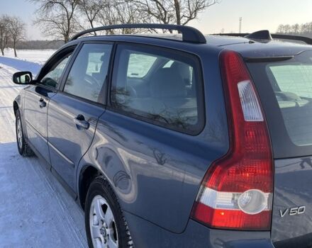 Синий Вольво В50, объемом двигателя 1.6 л и пробегом 330 тыс. км за 2250 $, фото 1 на Automoto.ua