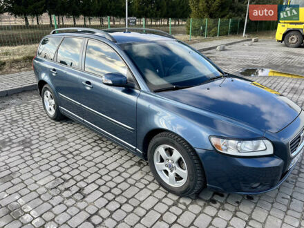 Синий Вольво В50, объемом двигателя 1.6 л и пробегом 311 тыс. км за 6500 $, фото 1 на Automoto.ua