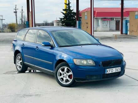 Синий Вольво В50, объемом двигателя 0 л и пробегом 325 тыс. км за 2799 $, фото 1 на Automoto.ua