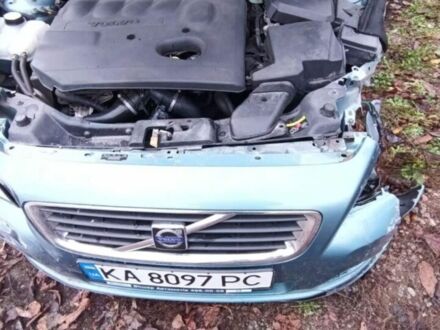 Синий Вольво В50, объемом двигателя 2 л и пробегом 300 тыс. км за 2100 $, фото 1 на Automoto.ua