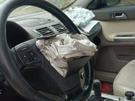 Синий Вольво В50, объемом двигателя 2 л и пробегом 300 тыс. км за 3000 $, фото 1 на Automoto.ua