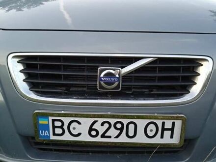 Синий Вольво В50, объемом двигателя 2 л и пробегом 310 тыс. км за 5100 $, фото 1 на Automoto.ua