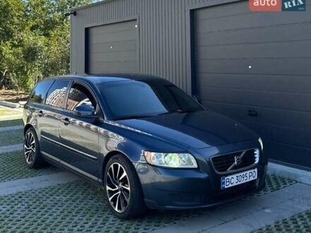 Синий Вольво В50, объемом двигателя 1.6 л и пробегом 260 тыс. км за 8300 $, фото 1 на Automoto.ua
