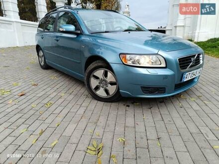 Синий Вольво В50, объемом двигателя 1.56 л и пробегом 260 тыс. км за 5500 $, фото 1 на Automoto.ua
