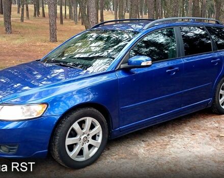 Синий Вольво В50, объемом двигателя 2 л и пробегом 0 тыс. км за 6700 $, фото 1 на Automoto.ua