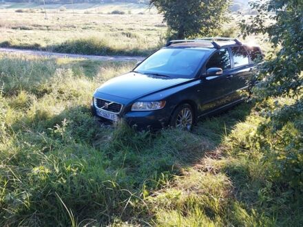 Вольво В50 2009 в Львове на Automoto.ua Синий Вольво В50, объемом двигателя 1.6 л и пробегом 255 тыс. км за 6600 $, фото 1 на Automoto.ua