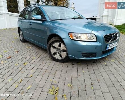 Синий Вольво В50, объемом двигателя 1.6 л и пробегом 260 тыс. км за 5000 $, фото 1 на Automoto.ua