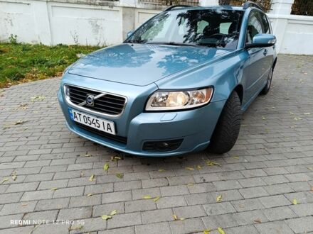 Синий Вольво В50, объемом двигателя 1.6 л и пробегом 260 тыс. км за 5500 $, фото 1 на Automoto.ua