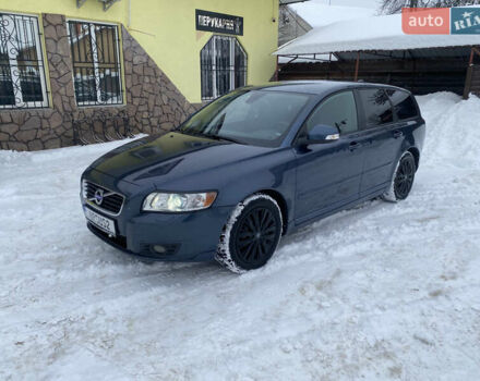 Синий Вольво В50, объемом двигателя 2 л и пробегом 324 тыс. км за 7600 $, фото 1 на Automoto.ua