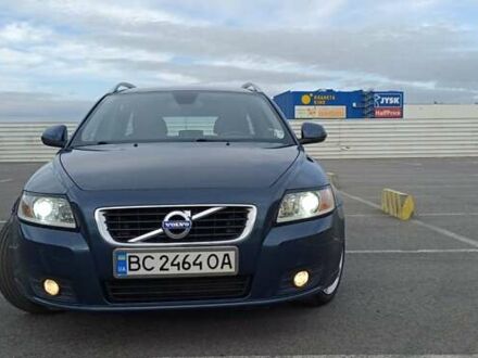 Синий Вольво В50, объемом двигателя 1.56 л и пробегом 225 тыс. км за 8100 $, фото 1 на Automoto.ua