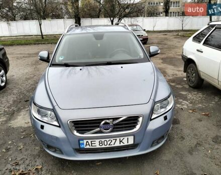 Синий Вольво В50, объемом двигателя 1.56 л и пробегом 200 тыс. км за 7100 $, фото 1 на Automoto.ua
