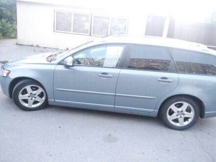 Синий Вольво В50, объемом двигателя 1.6 л и пробегом 200 тыс. км за 7730 $, фото 1 на Automoto.ua