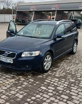Синий Вольво В50, объемом двигателя 1.56 л и пробегом 224 тыс. км за 9000 $, фото 1 на Automoto.ua
