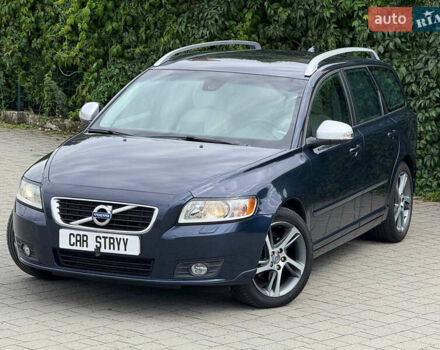 Синий Вольво В50, объемом двигателя 1.6 л и пробегом 227 тыс. км за 7999 $, фото 1 на Automoto.ua
