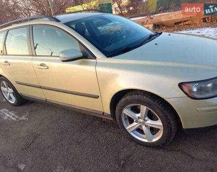 Зеленый Вольво В50, объемом двигателя 2.4 л и пробегом 332 тыс. км за 6900 $, фото 5 на Automoto.ua