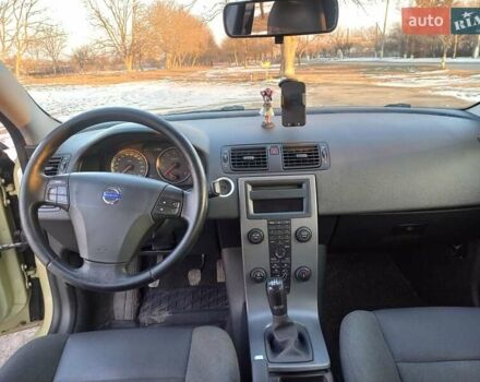 Зеленый Вольво В50, объемом двигателя 2.4 л и пробегом 332 тыс. км за 6900 $, фото 11 на Automoto.ua