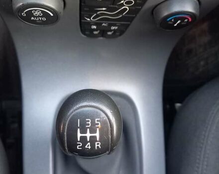 Зеленый Вольво В50, объемом двигателя 2.4 л и пробегом 332 тыс. км за 6900 $, фото 29 на Automoto.ua