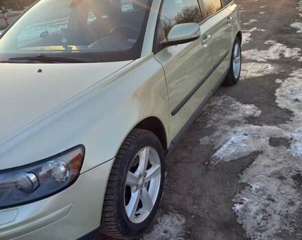 Зеленый Вольво В50, объемом двигателя 2.4 л и пробегом 332 тыс. км за 6900 $, фото 1 на Automoto.ua