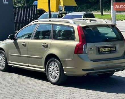 Зеленый Вольво В50, объемом двигателя 2.5 л и пробегом 180 тыс. км за 8000 $, фото 3 на Automoto.ua