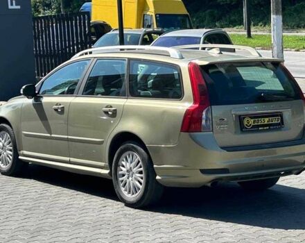 Зеленый Вольво В50, объемом двигателя 2.5 л и пробегом 180 тыс. км за 8000 $, фото 3 на Automoto.ua