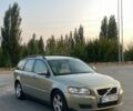 Зелений Вольво V50, об'ємом двигуна 1.8 л та пробігом 257 тис. км за 6300 $, фото 1 на Automoto.ua
