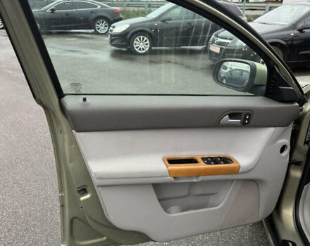 Зелений Вольво V50, об'ємом двигуна 1.6 л та пробігом 280 тис. км за 6500 $, фото 9 на Automoto.ua