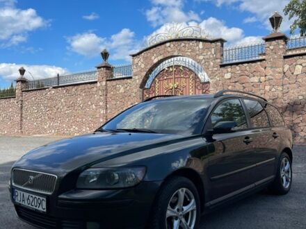 Зелений Вольво V50, об'ємом двигуна 2 л та пробігом 300 тис. км за 2656 $, фото 1 на Automoto.ua