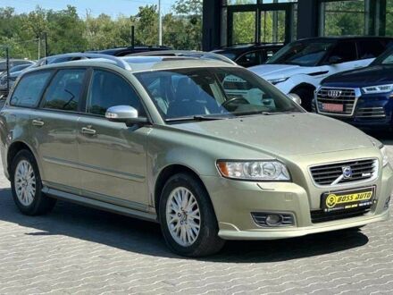 Вольво В50 2008 в Черновцах на Automoto.ua Зеленый Вольво В50, объемом двигателя 2.5 л и пробегом 180 тыс. км за 8000 $, фото 1 на Automoto.ua