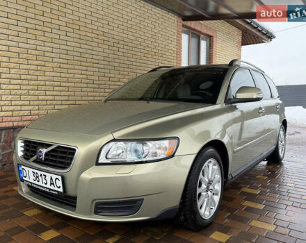 Зеленый Вольво В50, объемом двигателя 2 л и пробегом 246 тыс. км за 7800 $, фото 1 на Automoto.ua