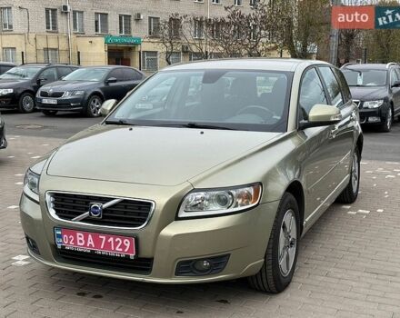 Зеленый Вольво В50, объемом двигателя 1.6 л и пробегом 223 тыс. км за 7700 $, фото 1 на Automoto.ua