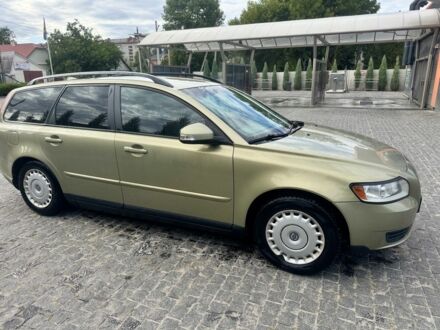Зелений Вольво V50, об'ємом двигуна 1.6 л та пробігом 260 тис. км за 6095 $, фото 1 на Automoto.ua