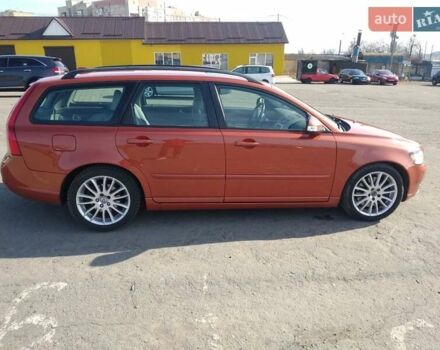 Оранжевый Вольво В50, объемом двигателя 2 л и пробегом 345 тыс. км за 8400 $, фото 3 на Automoto.ua