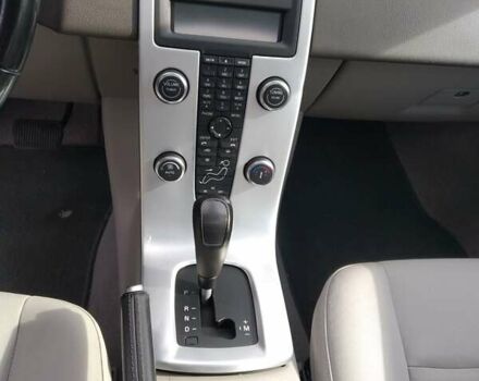 Оранжевый Вольво В50, объемом двигателя 2 л и пробегом 345 тыс. км за 8400 $, фото 16 на Automoto.ua