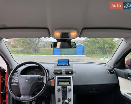 Оранжевый Вольво В50, объемом двигателя 1.6 л и пробегом 165 тыс. км за 8900 $, фото 15 на Automoto.ua