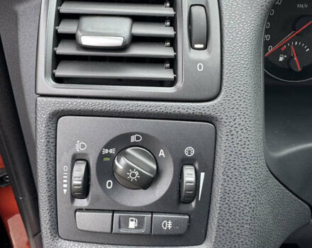 Оранжевый Вольво В50, объемом двигателя 1.6 л и пробегом 165 тыс. км за 8900 $, фото 19 на Automoto.ua