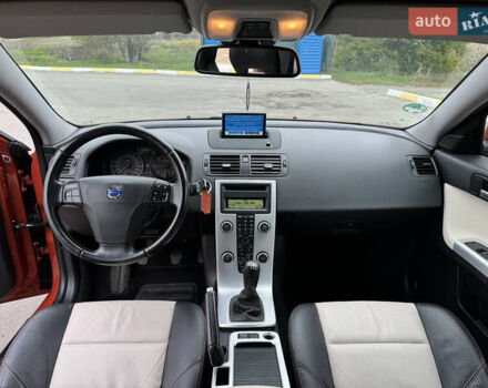 Оранжевый Вольво В50, объемом двигателя 1.6 л и пробегом 165 тыс. км за 8900 $, фото 14 на Automoto.ua