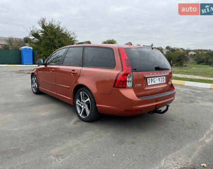 Оранжевый Вольво В50, объемом двигателя 1.6 л и пробегом 165 тыс. км за 8900 $, фото 5 на Automoto.ua