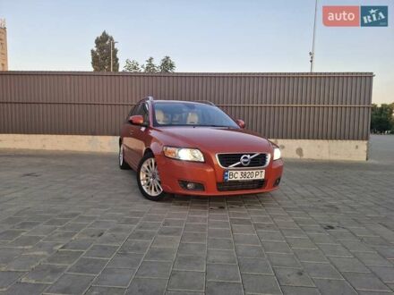 Вольво В50 2011 в Черкассах на Automoto.ua Оранжевый Вольво В50, объемом двигателя 1.56 л и пробегом 217 тыс. км за 8250 $, фото 1 на Automoto.ua