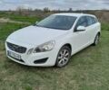 Белый Вольво B60, объемом двигателя 1.98 л и пробегом 238 тыс. км за 10200 $, фото 1 на Automoto.ua